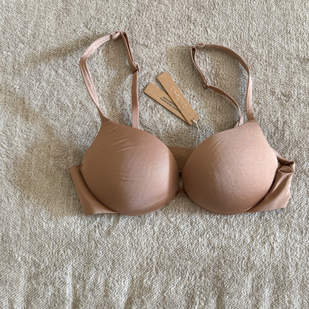 SKIMS Ultimate Collection Plunge Push-up Bra
